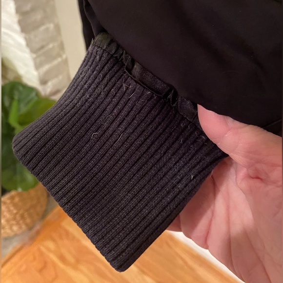 Gap • Women’s Down-Filled Parka - Picture 6 of 14